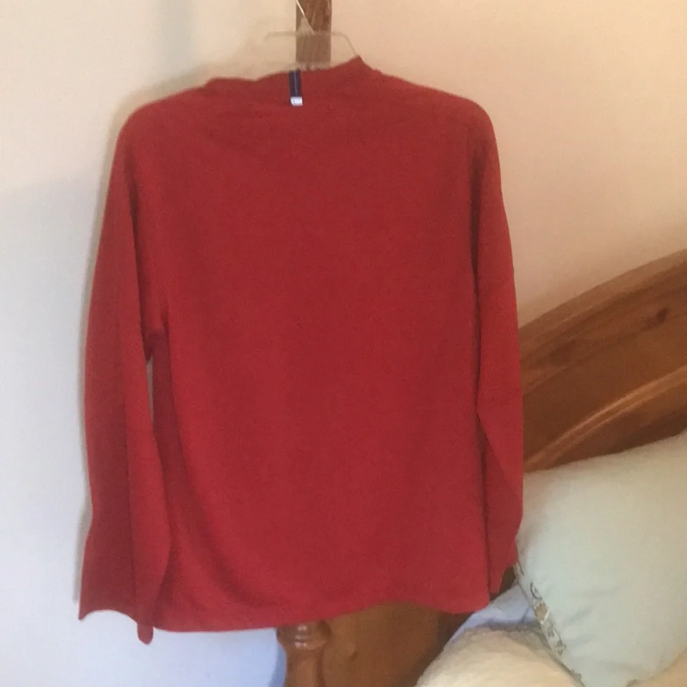 Youth Nike Red Long Sleeve Shirt Size XL (18-20)